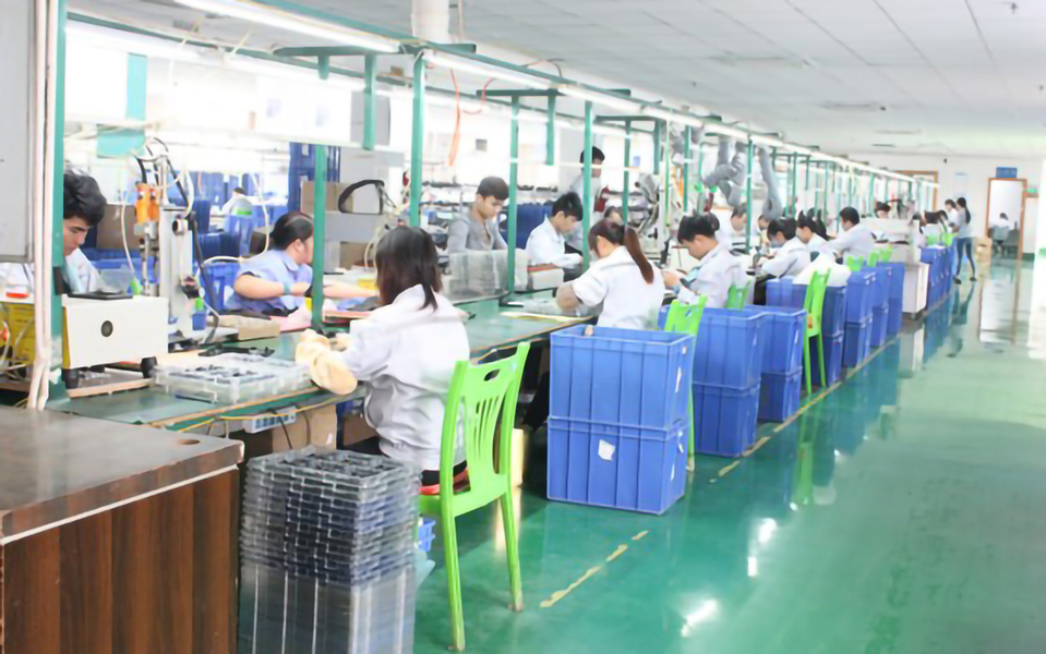 Shenzhen Lanshuo Communication Equipment Co., Ltd linea di produzione in fabbrica